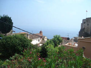 Roquebrune - Cap Martin - Town Centre 1-Bedroom House - 90M&sup2;