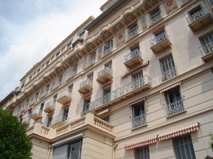 Menton › Town Centre 3-Bedroom Apartment (FS647)