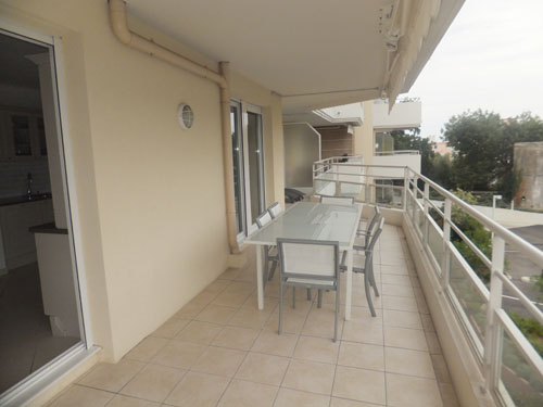 Antibes - Town Center 3-Bedroom Apartment
