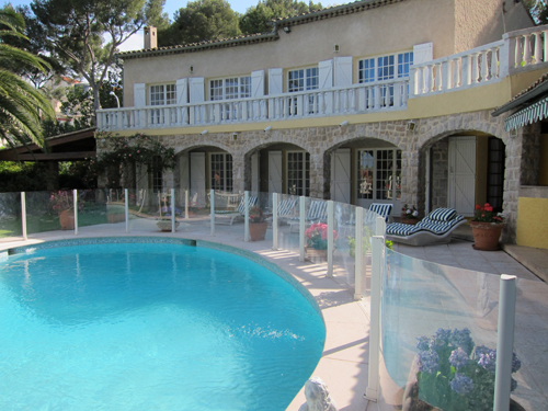 VILLAS & APARTMENTS LONG TERM LET - Roquebrune 5-Bedroom Villa
